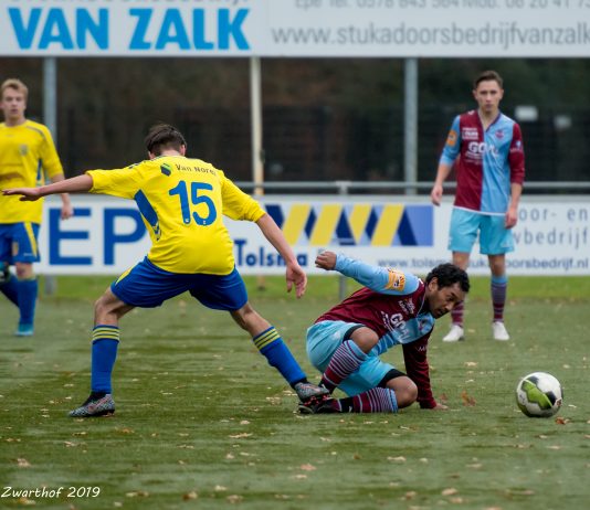 Beeld uit duel EZC '84 vs. FC RDC (foto Carlo Zwarthof)