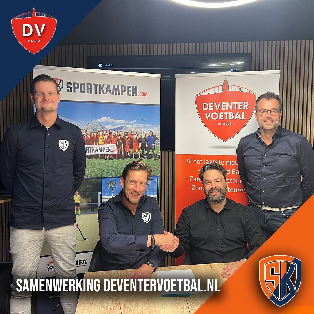 Samenwerking www.sportkampen.com en www.deventervoetbal.nl is een feit! V.l.n.r. Djordi van der Hoop, Tim van Ammelrooy, Roy Beumer en Mark Webbink